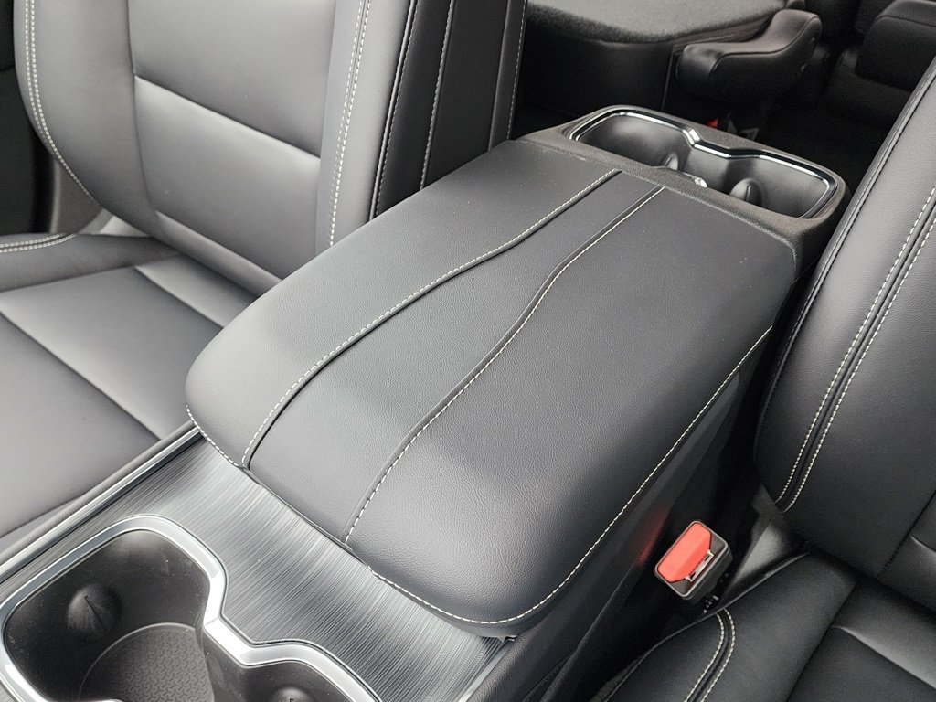 New 2026 GMC Acadia Elevation image 32