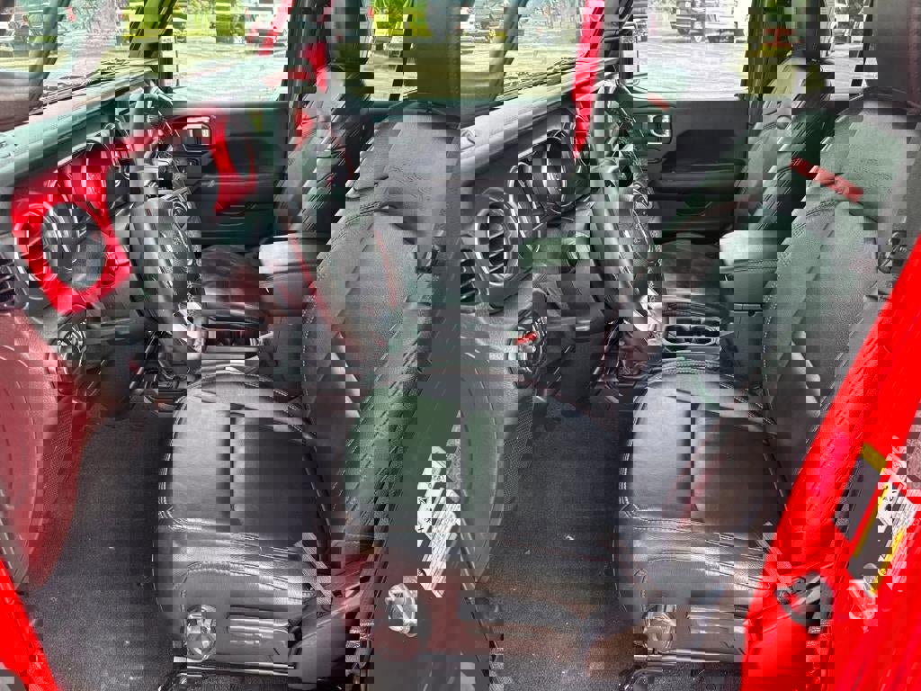 Used 2019 Jeep Wrangler Unlimited Rubicon w/ Dual Top Group image 6