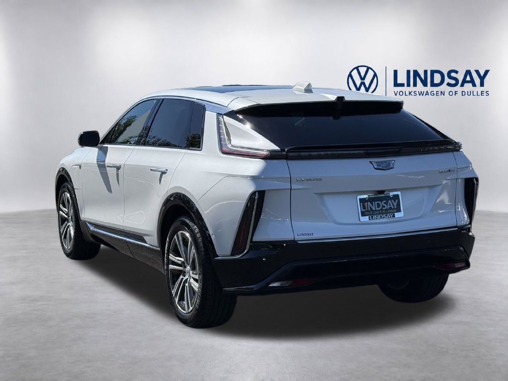 Used 2025 Cadillac Lyriq Luxury AWD/4WD image 4