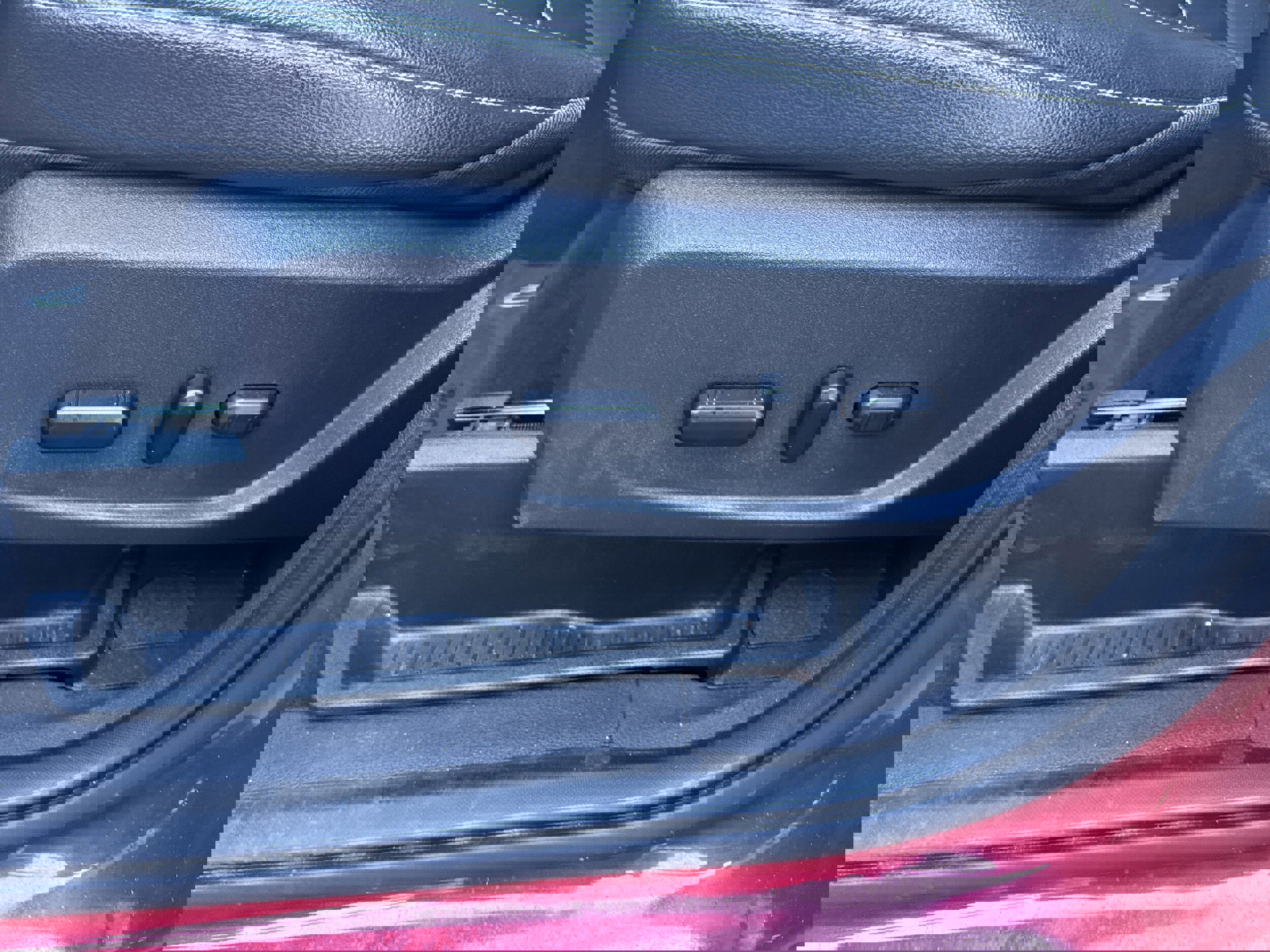 Used 2019 Ford Escape Titanium w/ U9j03 - Titanium Tow Package image 6