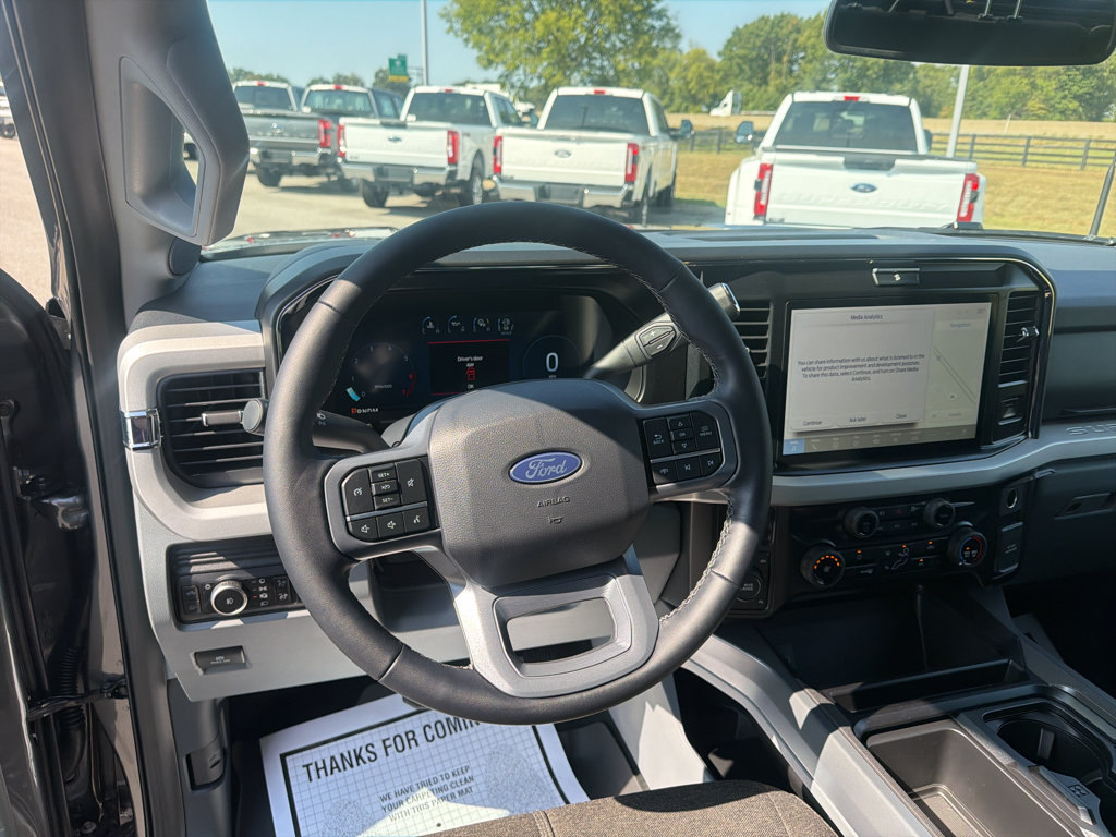 New 2027 Ford F250 XLT w/ XLT Premium Package AWD/4WD image 13