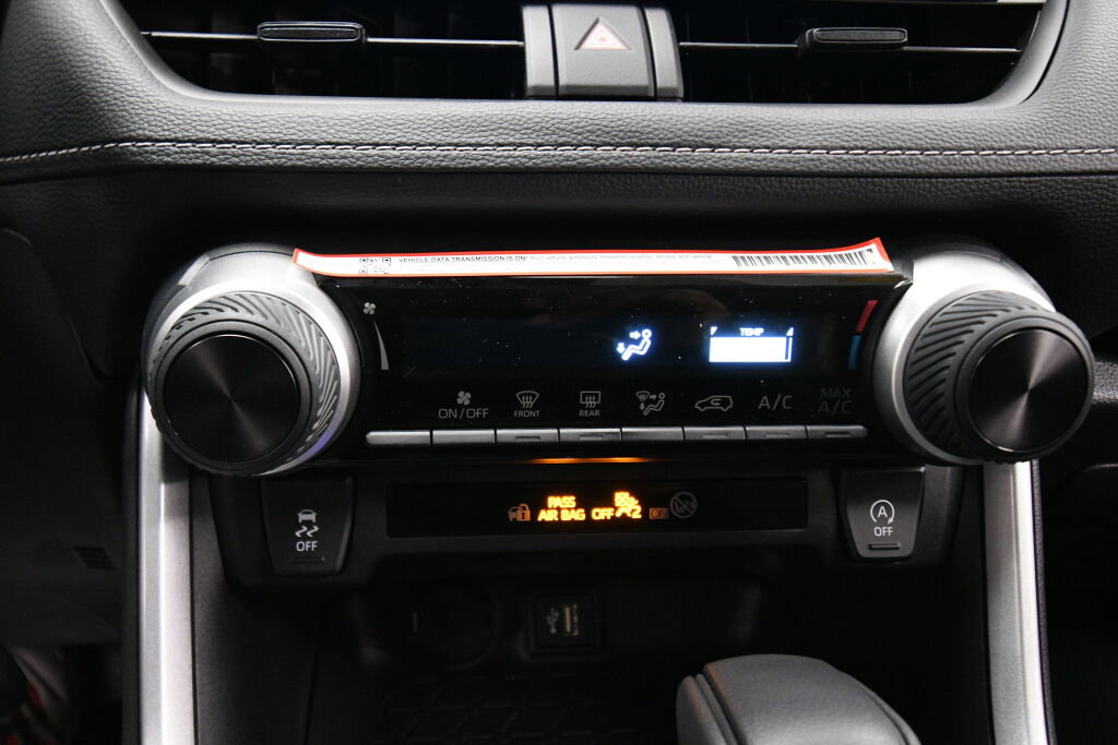 Used 2025 Toyota RAV4 LE image 15