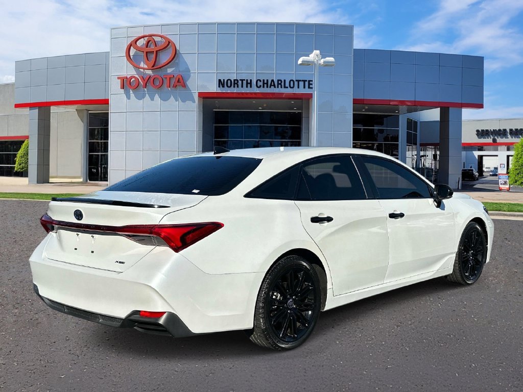 Used 2022 Toyota Avalon XSE FWD image 7