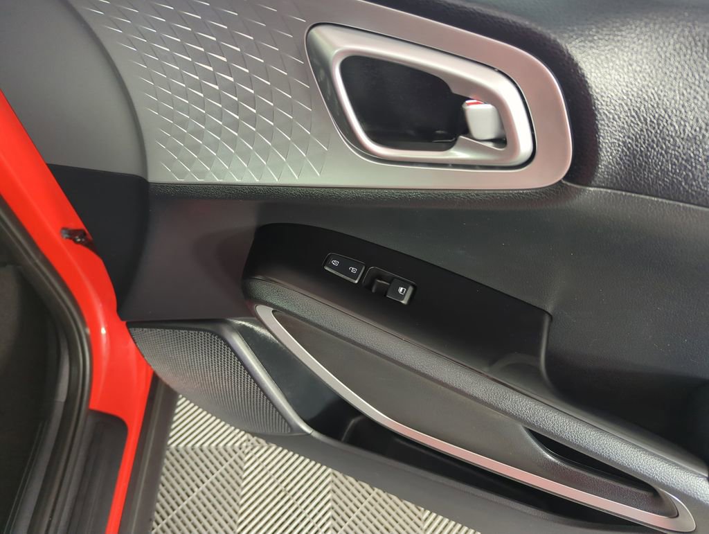 Used 2025 Kia Soul LX w/ LX Technology Package image 33
