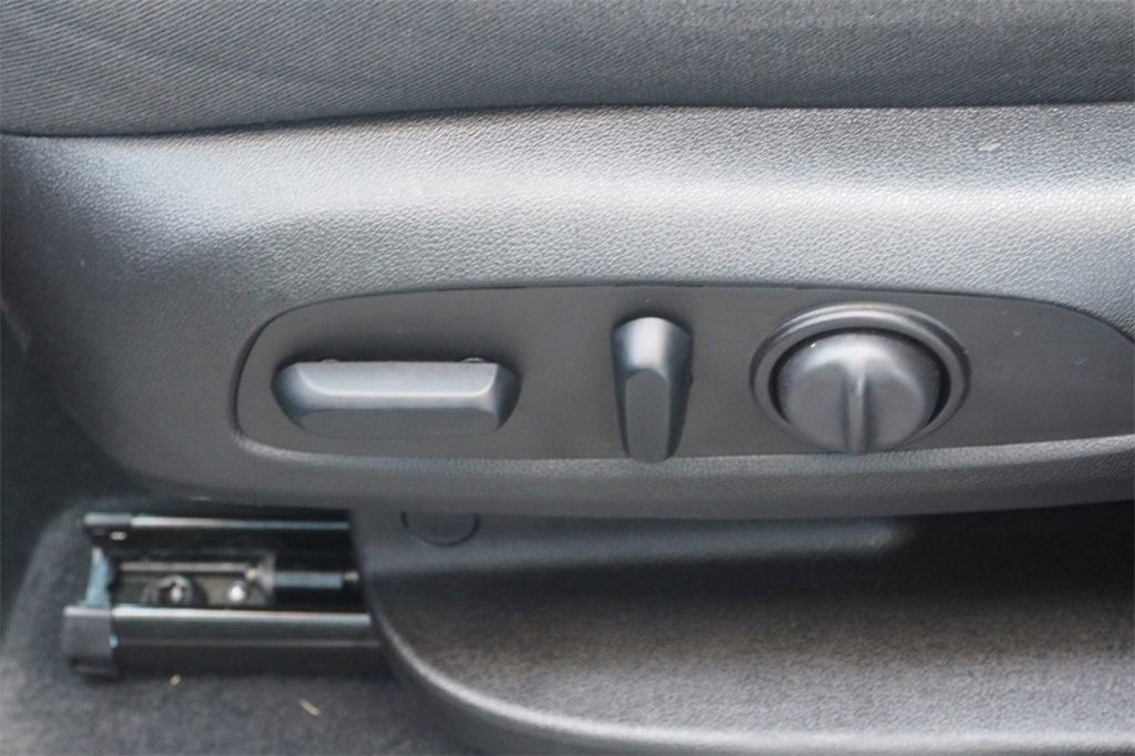 Used 2021 Chevrolet Equinox LS w/ LS Convenience Package image 12