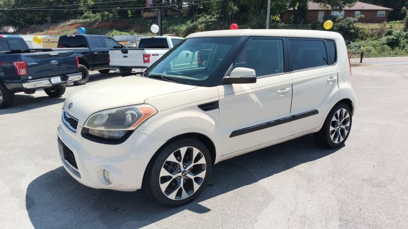Used 2012 Kia Soul ! FWD image 1