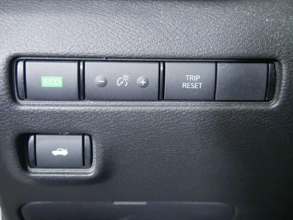 Used 2025 Nissan Sentra SV w/ SV Premium Package FWD image 24
