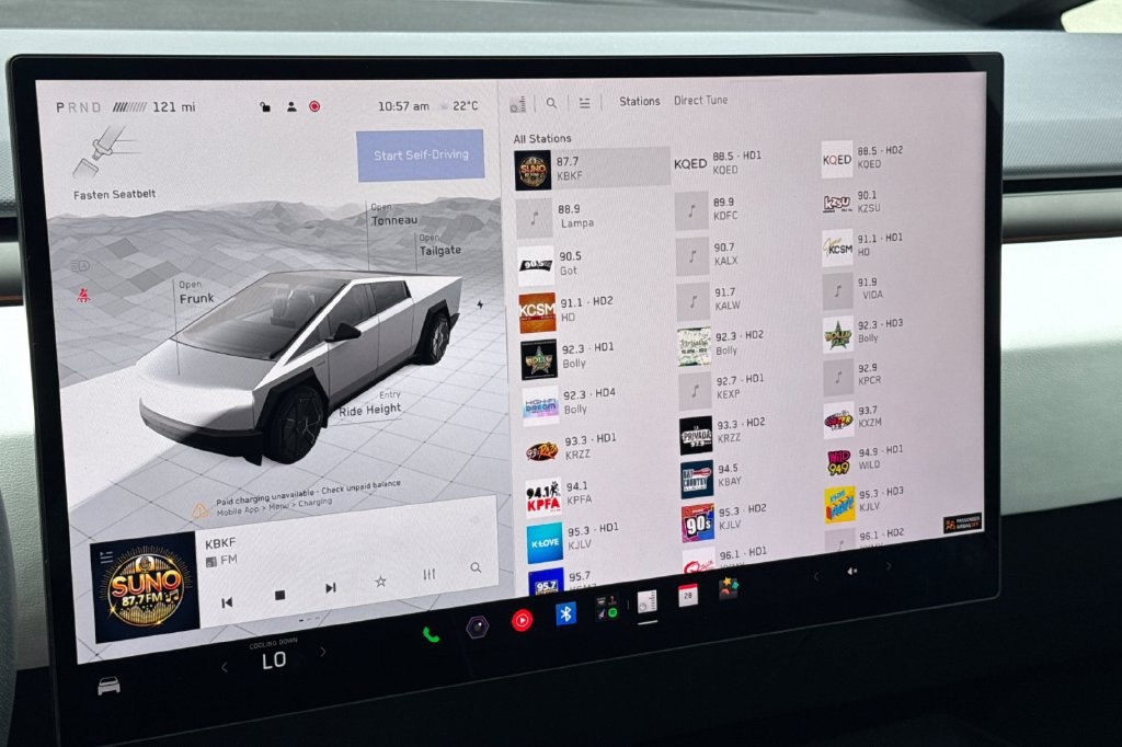Used 2024 Tesla Cybertruck AWD Crew Cab image 16