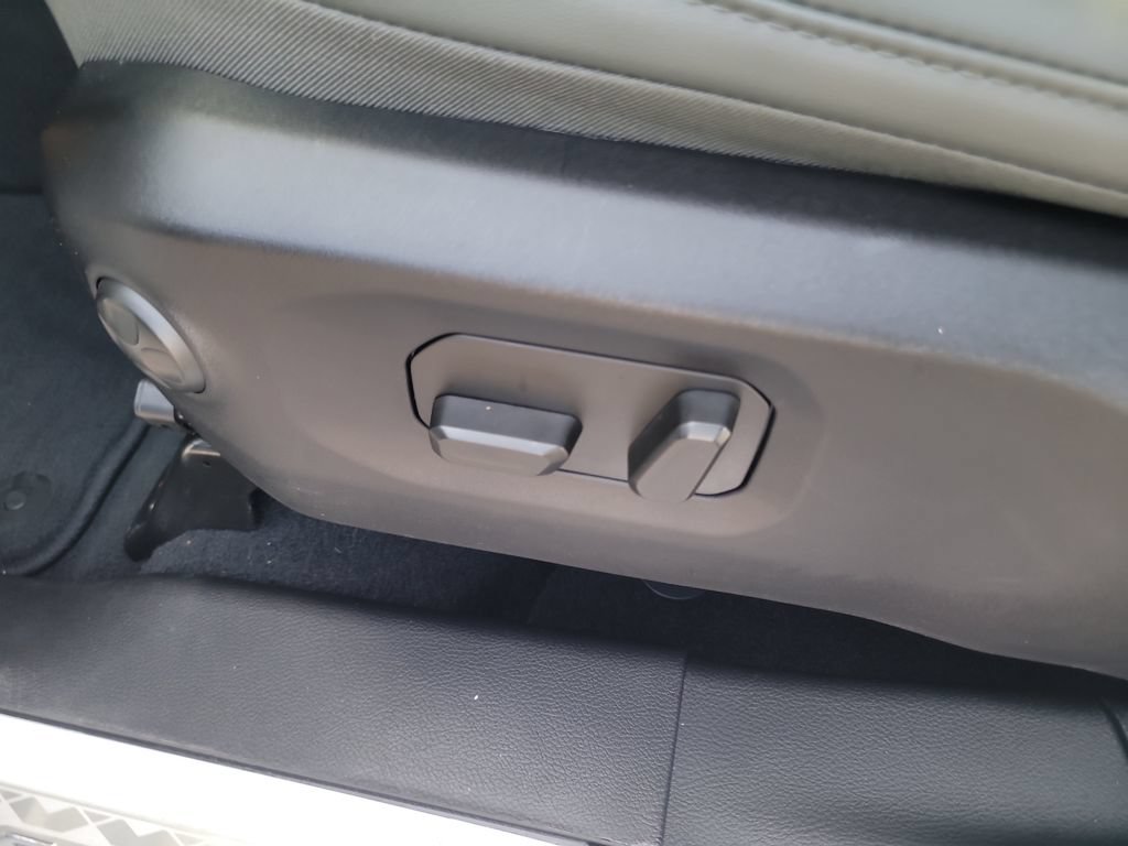 Used 2025 Jeep Gladiator Mojave AWD/4WD image 17
