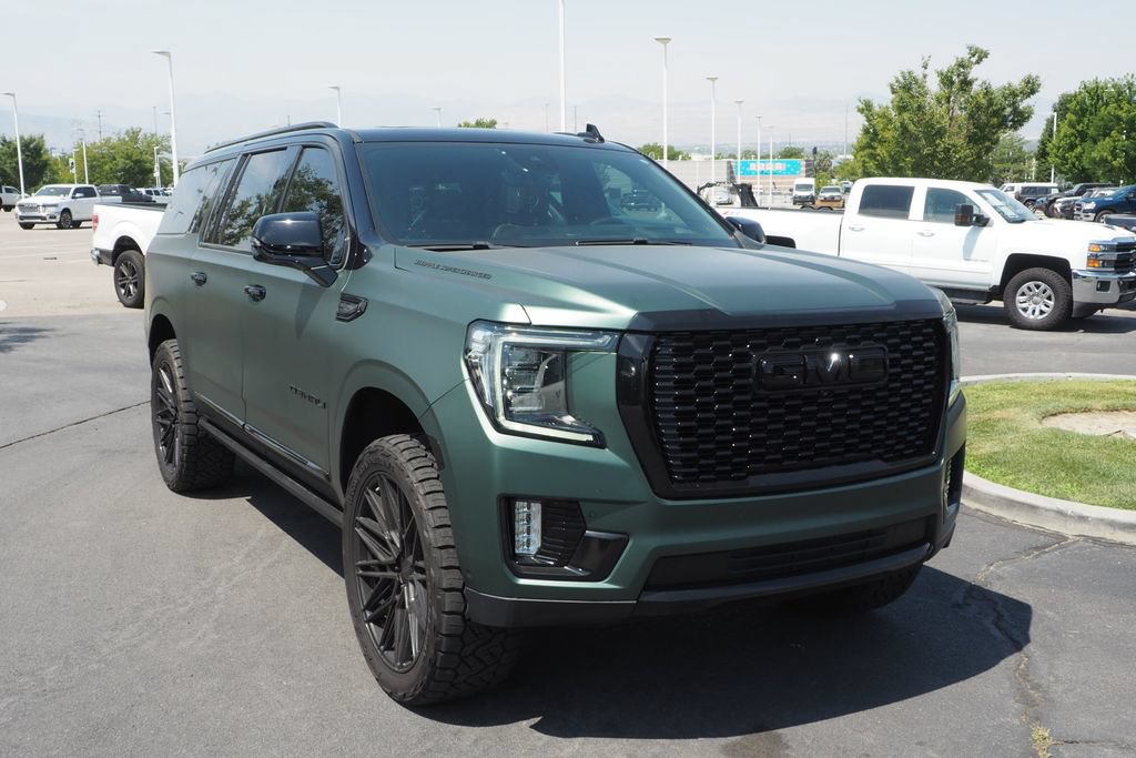 Used 2024 GMC Yukon XL Denali Ultimate AWD/4WD image 9