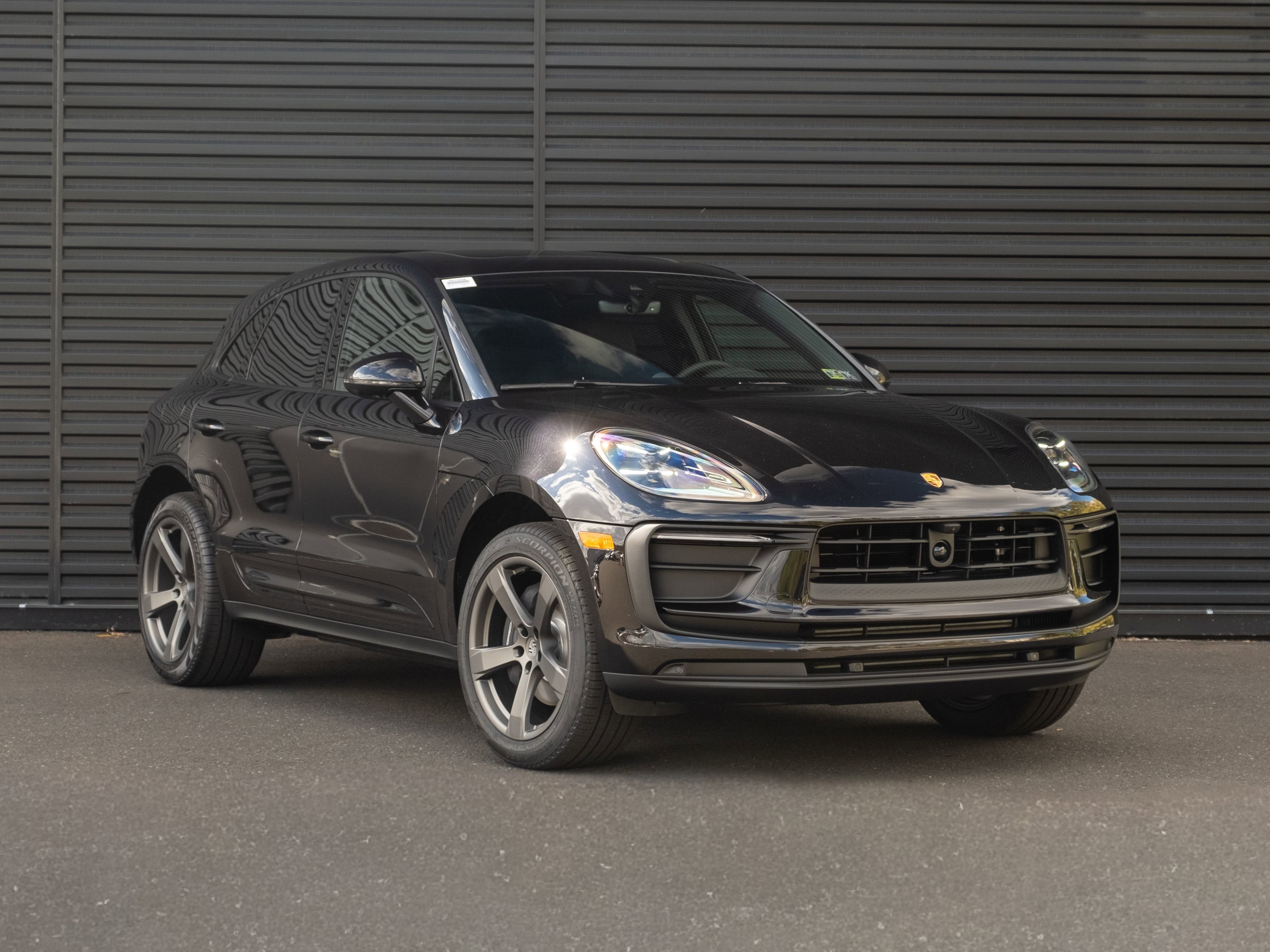 Certified 2026 Porsche Macan AWD/4WD image 10