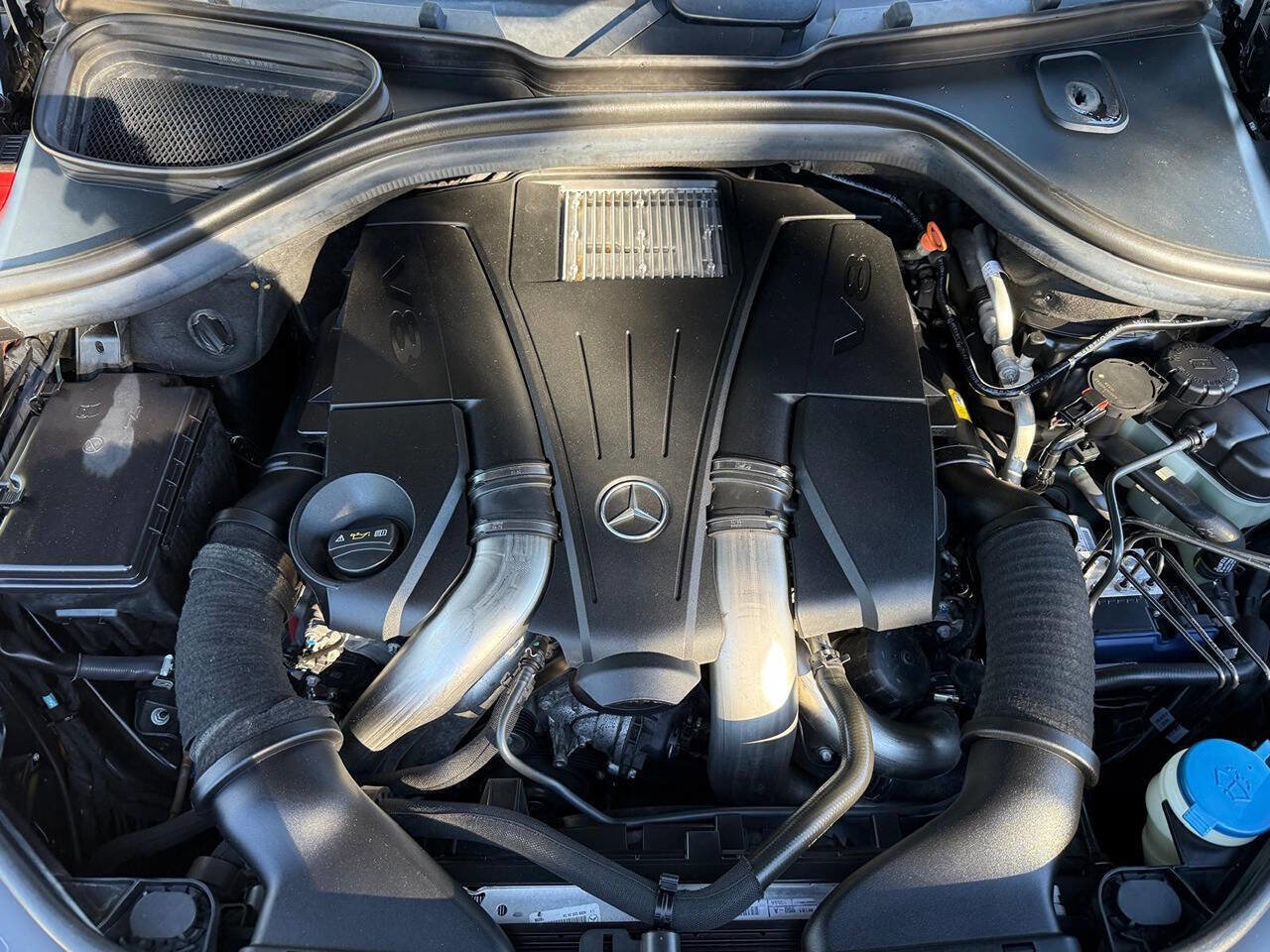 Used 2014 Mercedes-Benz GL 450 4MATIC w/ Lighting Package image 17