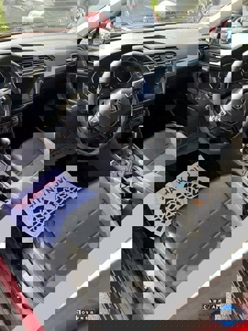 Used 2021 Volkswagen Tiguan SE w/ Panoramic Sunroof Package image 11