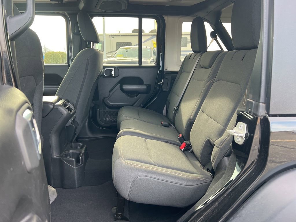 Used 2024 Jeep Wrangler Sport S image 27