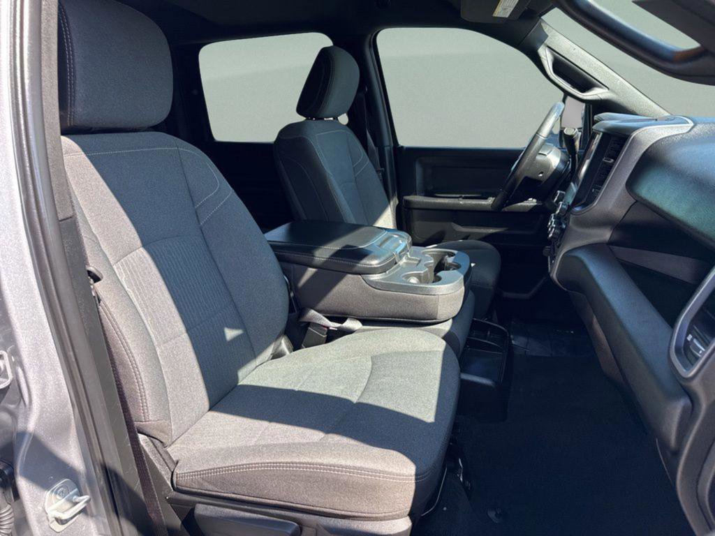 Used 2024 RAM 3500 Tradesman w/ Chrome Appearance Group AWD/4WD image 40