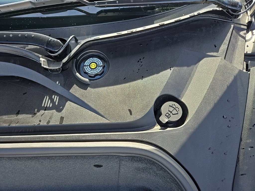 Used 2023 Chevrolet Corvette Stingray Coupe w/ Z51 Performance Package image 46