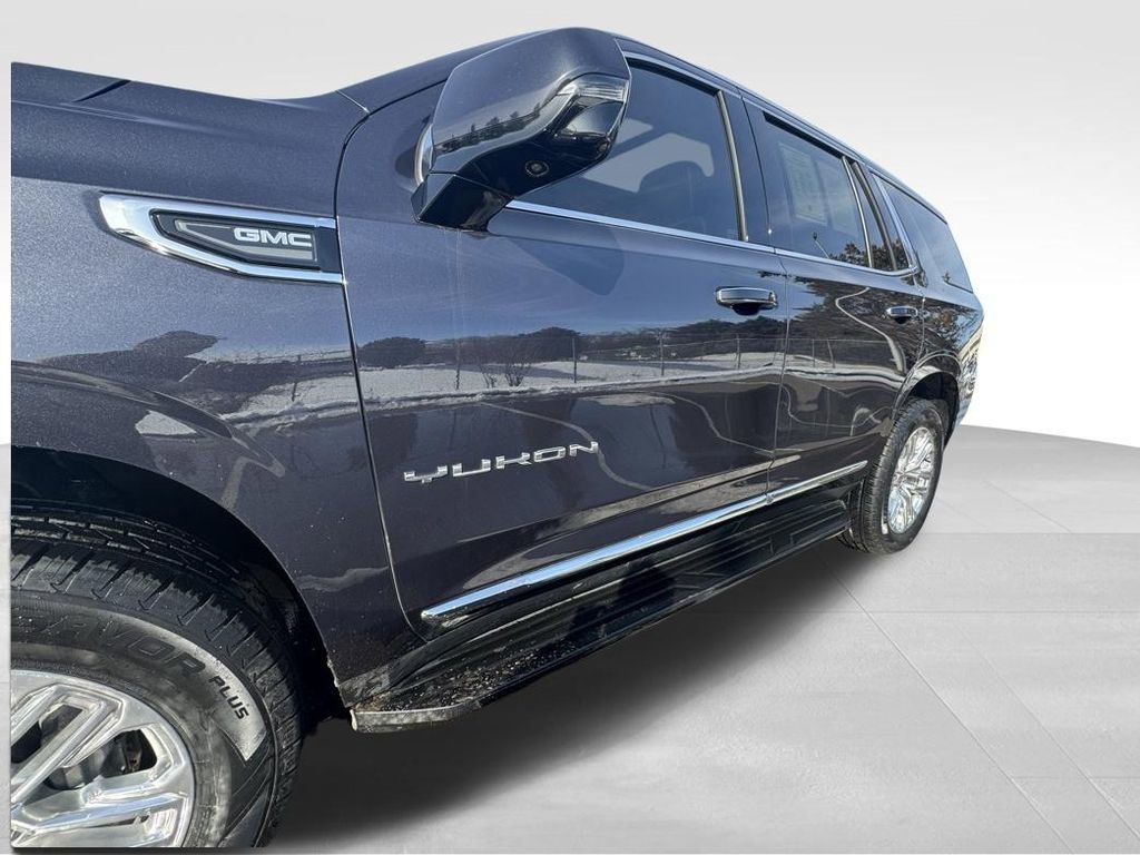 Used 2023 GMC Yukon SLT w/ SLT Luxury Package image 13