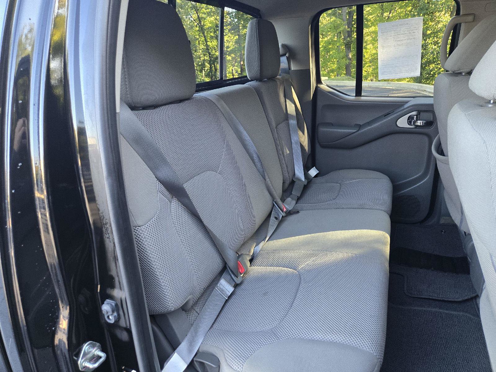 Used 2018 Nissan Frontier SV AWD/4WD image 25