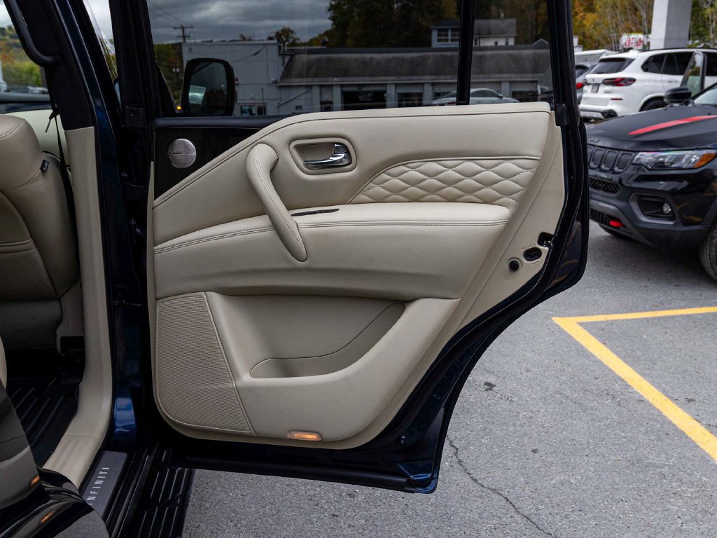 Used 2024 INFINITI QX80 Sensory AWD/4WD image 15