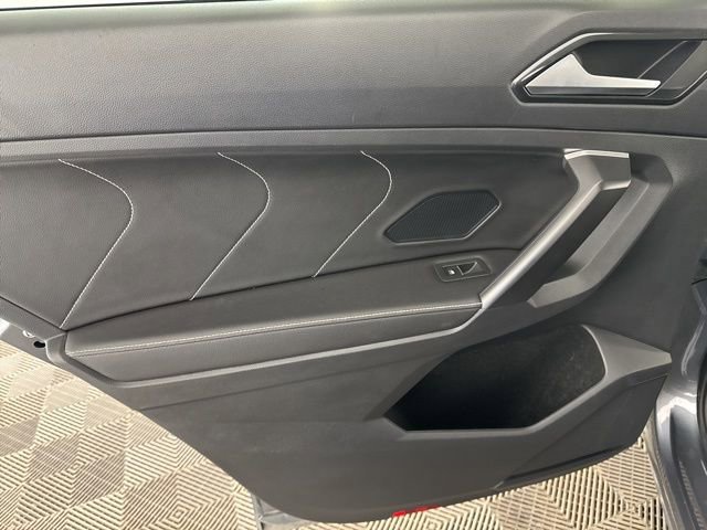 Used 2024 Volkswagen Tiguan SE image 24