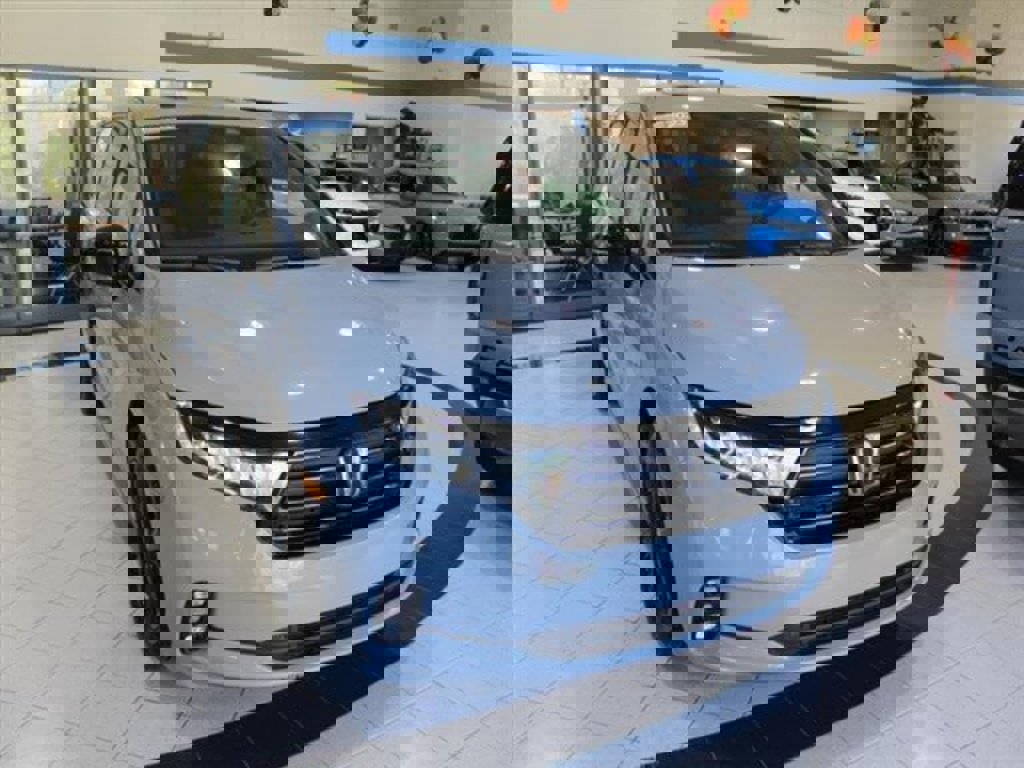 Certified 2023 Honda Odyssey Sport image 3