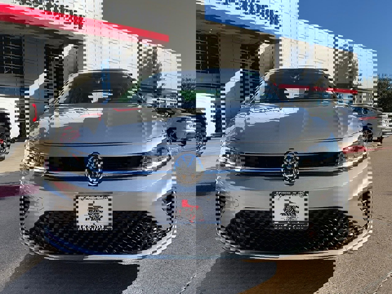 Used 2025 Volkswagen Jetta SE image 4