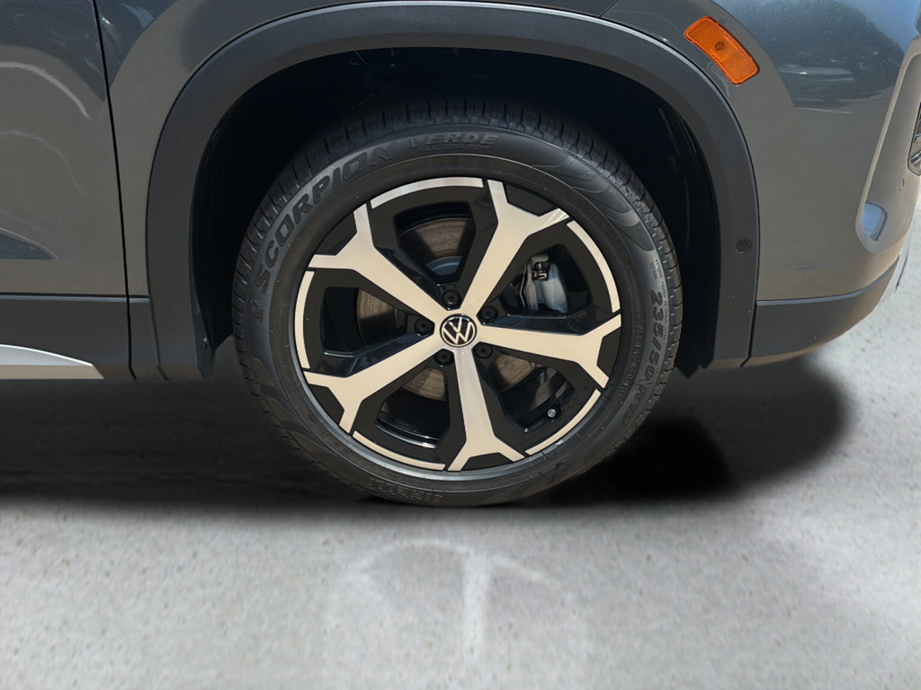 New 2026 Volkswagen Tiguan SE AWD/4WD image 9