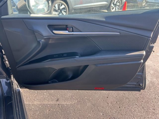 Used 2025 Toyota Camry SE image 31