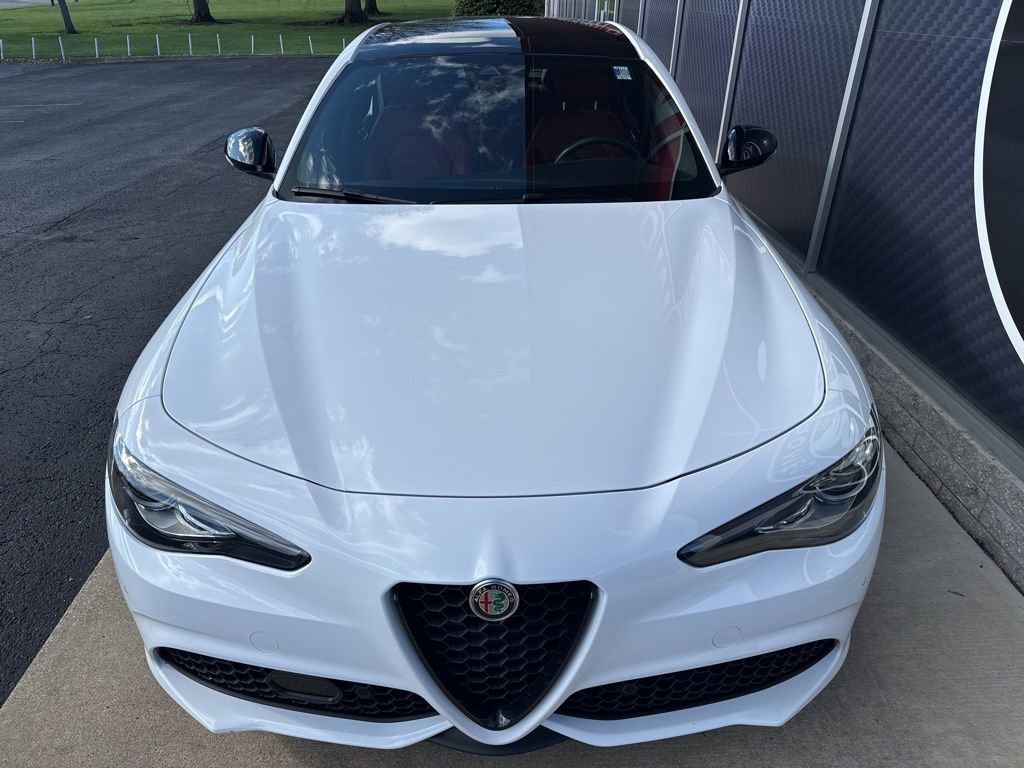 Used 2023 Alfa Romeo Giulia Veloce image 9
