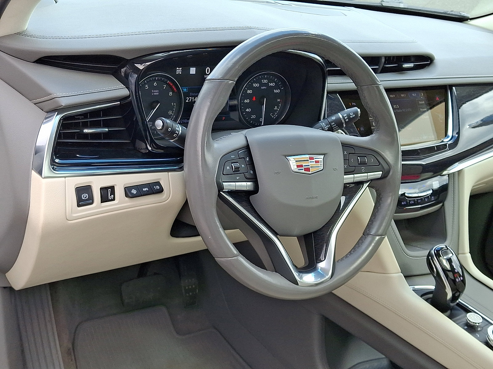 Used 2021 Cadillac XT6 Premium Luxury AWD/4WD image 18