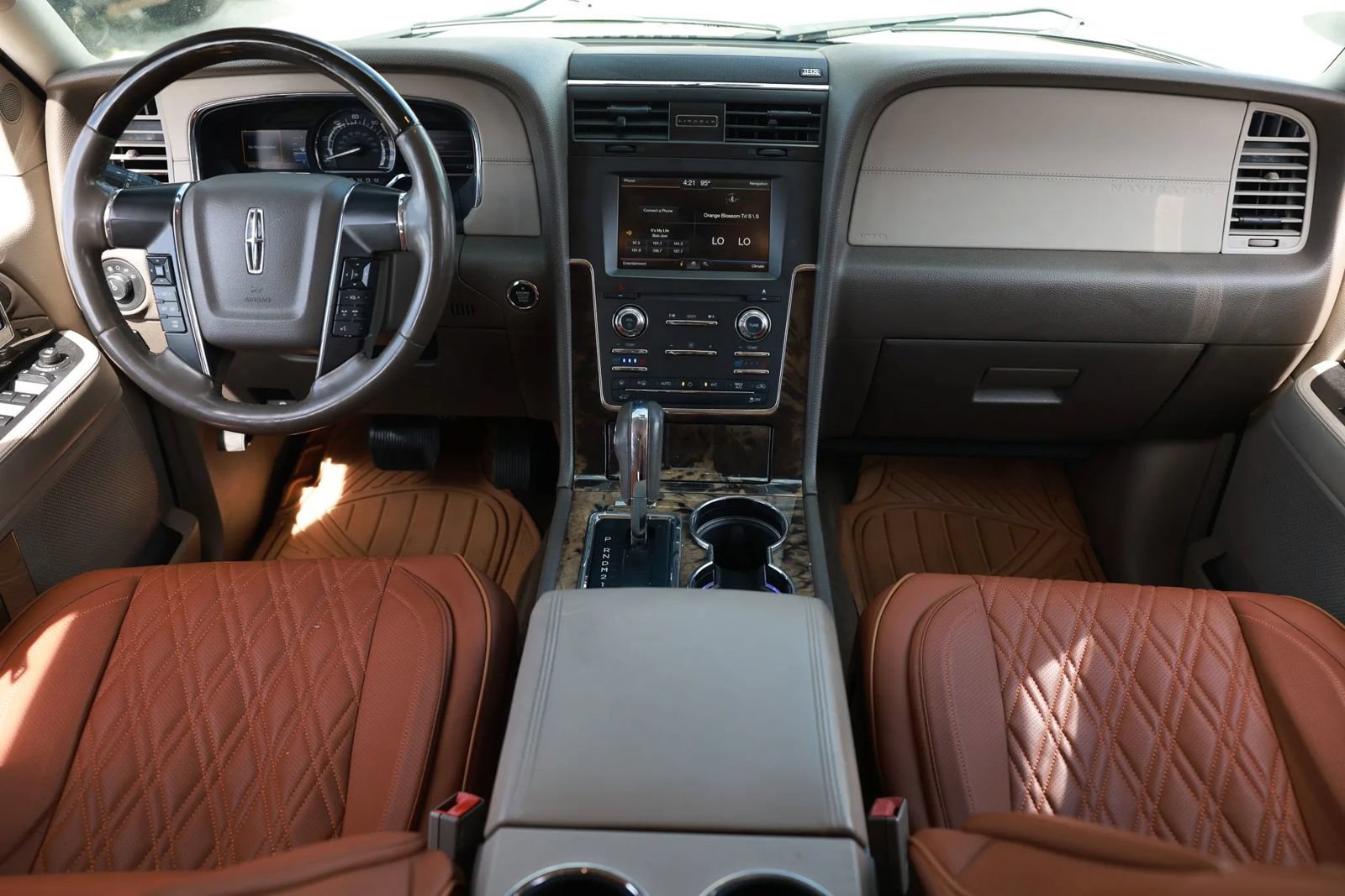 Used 2015 Lincoln Navigator L 2WD image 13