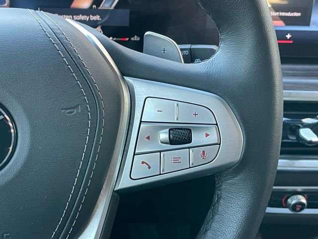 Used 2026 BMW X7 xDrive40i w/ Premium Package image 17