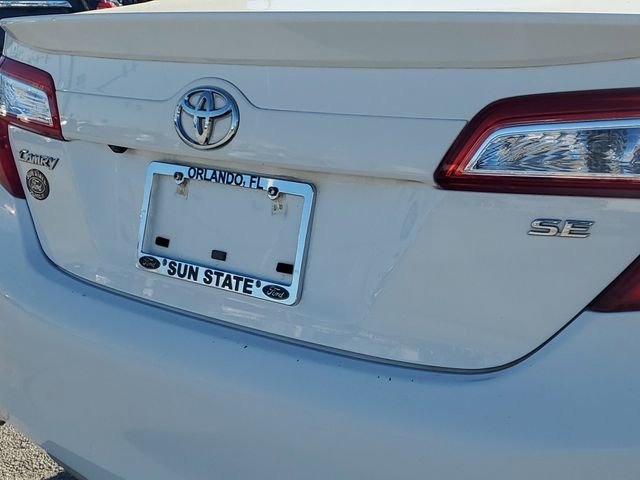 Used 2014 Toyota Camry SE w/ Moonroof Package image 7