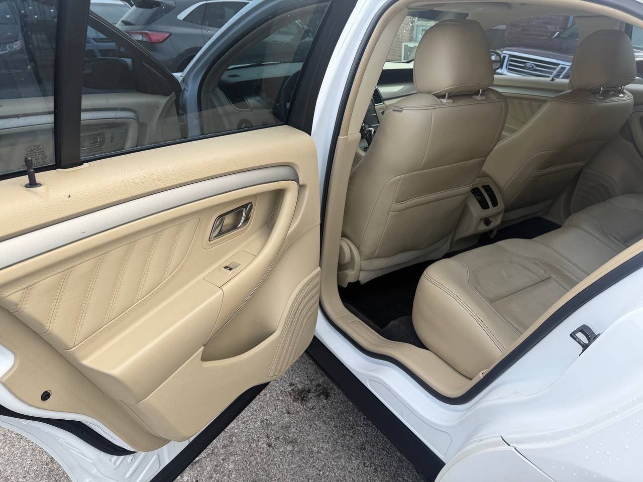 Used 2014 Ford Taurus SEL AWD/4WD image 18