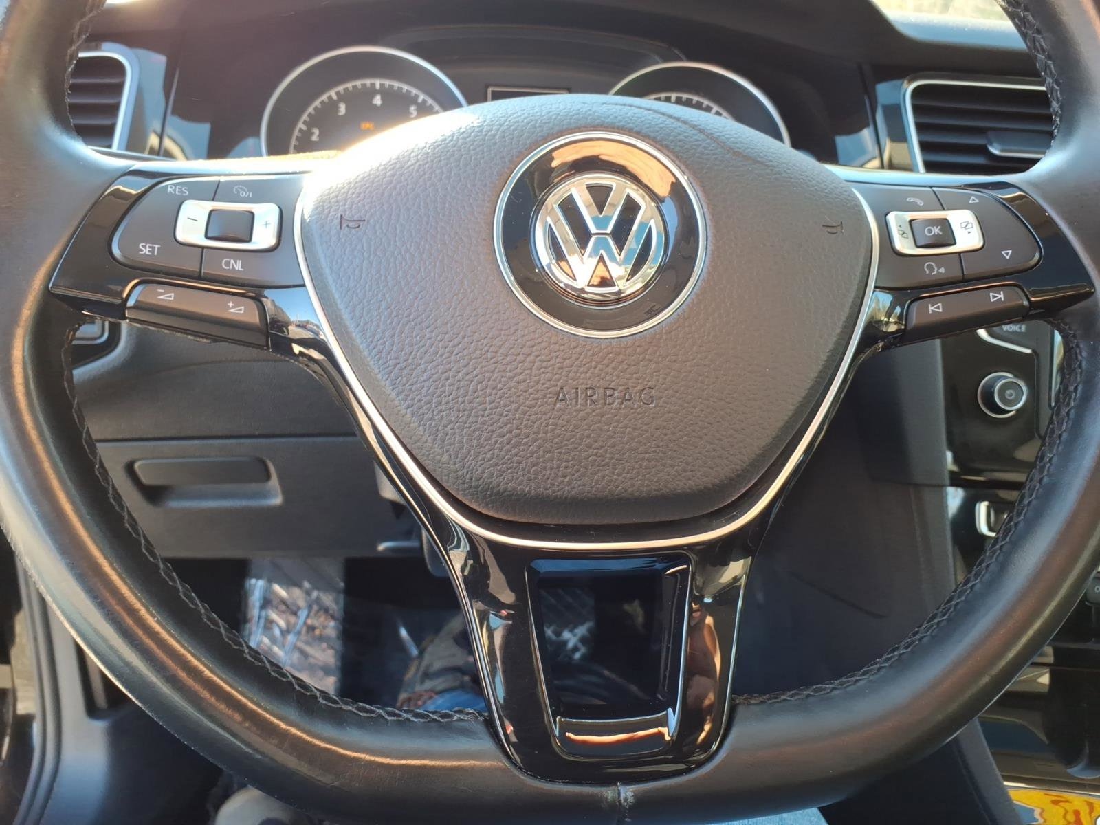 Used 2015 Volkswagen Golf SEL image 13