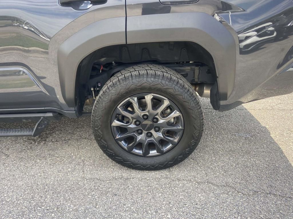 Used 2025 Toyota 4Runner SR5 image 9