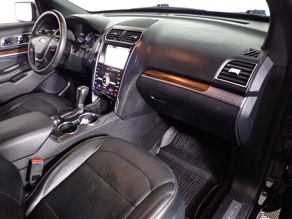 Used 2019 Ford Explorer Limited AWD/4WD image 39