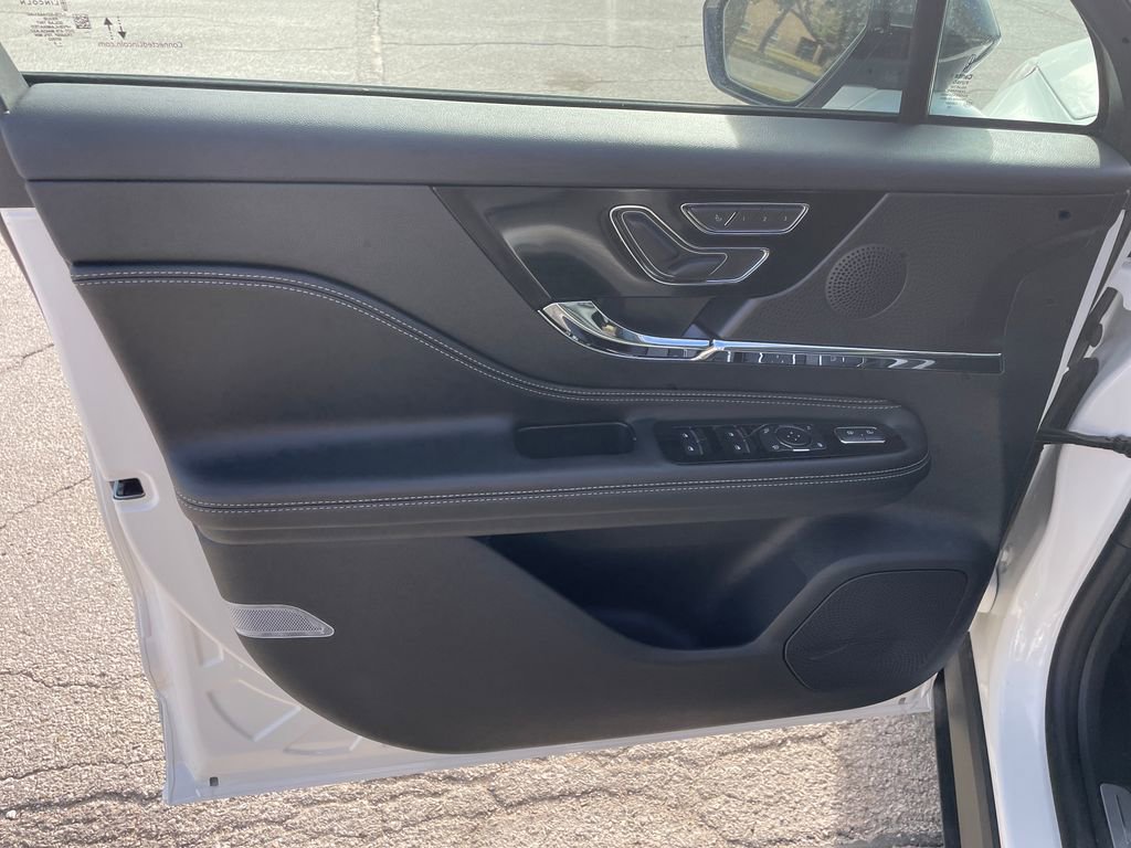 New 2025 Lincoln Corsair Reserve w/ Jet Appearance Package image 16