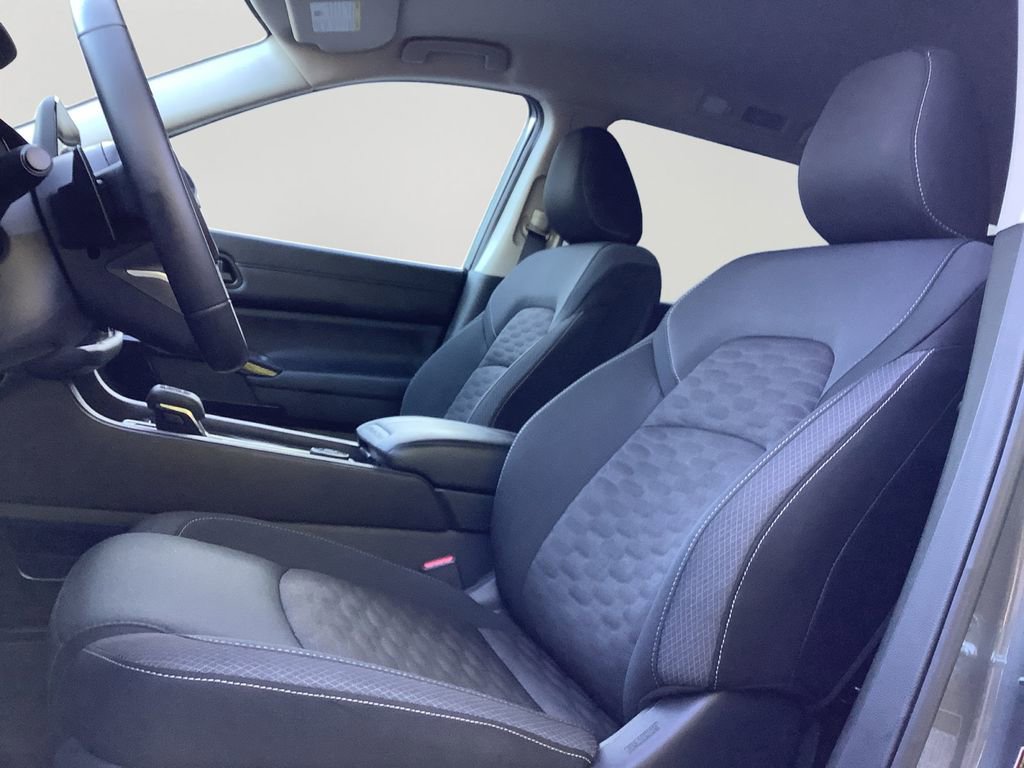 Used 2025 Nissan Pathfinder SV AWD/4WD image 24