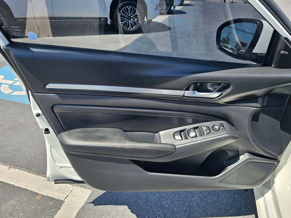 Used 2019 Nissan Altima 2.5 SV FWD image 11