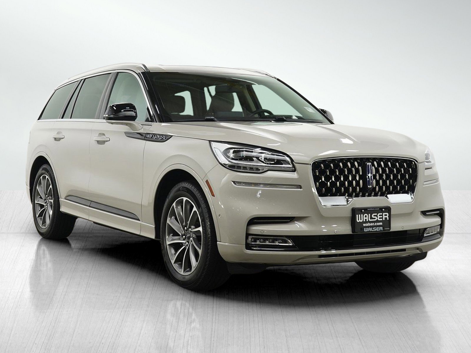 Used 2020 Lincoln Aviator Grand Touring w/ Equipment Group 301A AWD/4WD image 7