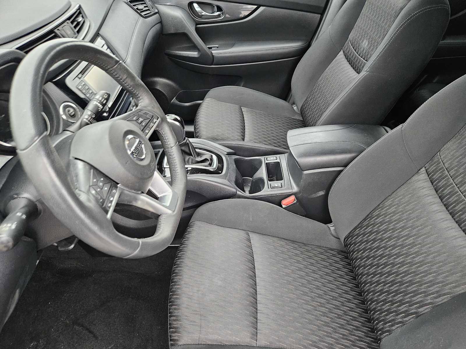 Used 2017 Nissan Rogue SV w/ SV Premium Package FWD image 13