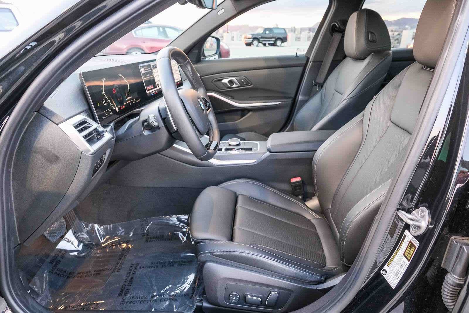 Used 2025 BMW 330i Sedan w/ Convenience Package RWD image 19