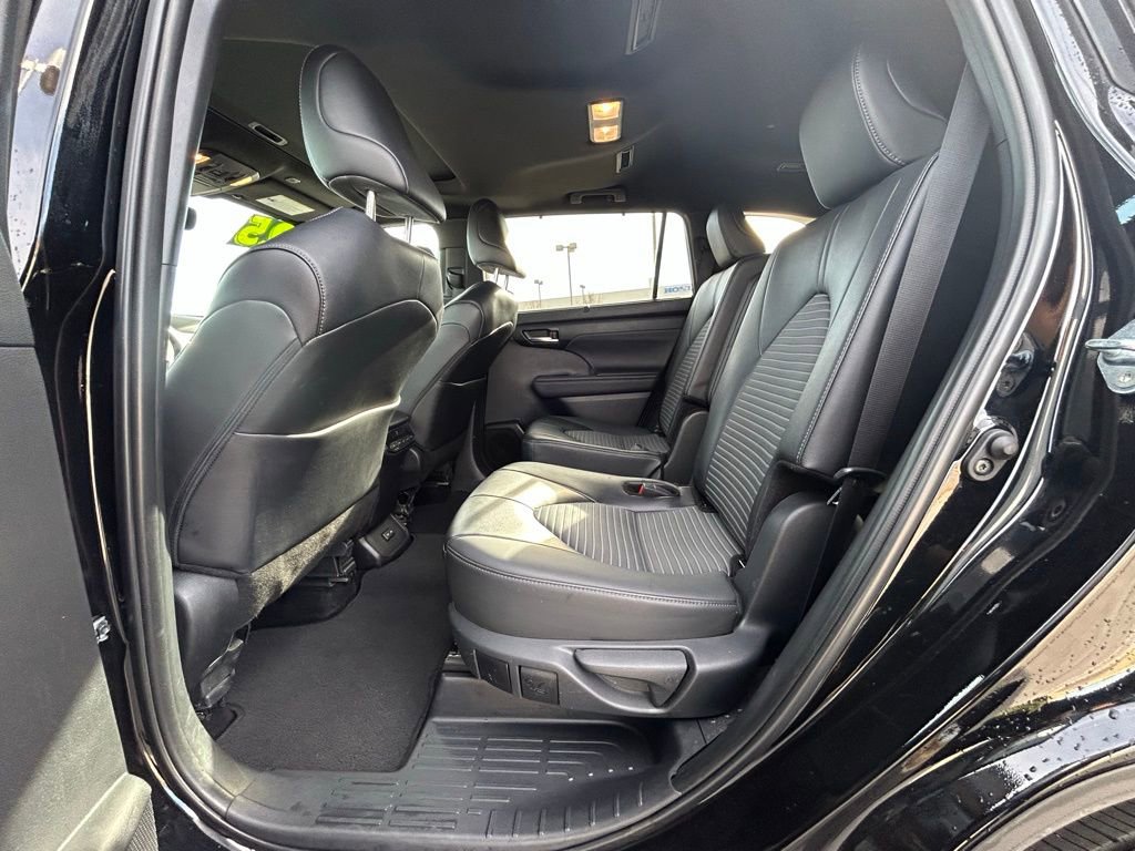 Used 2025 Toyota Highlander XSE image 26