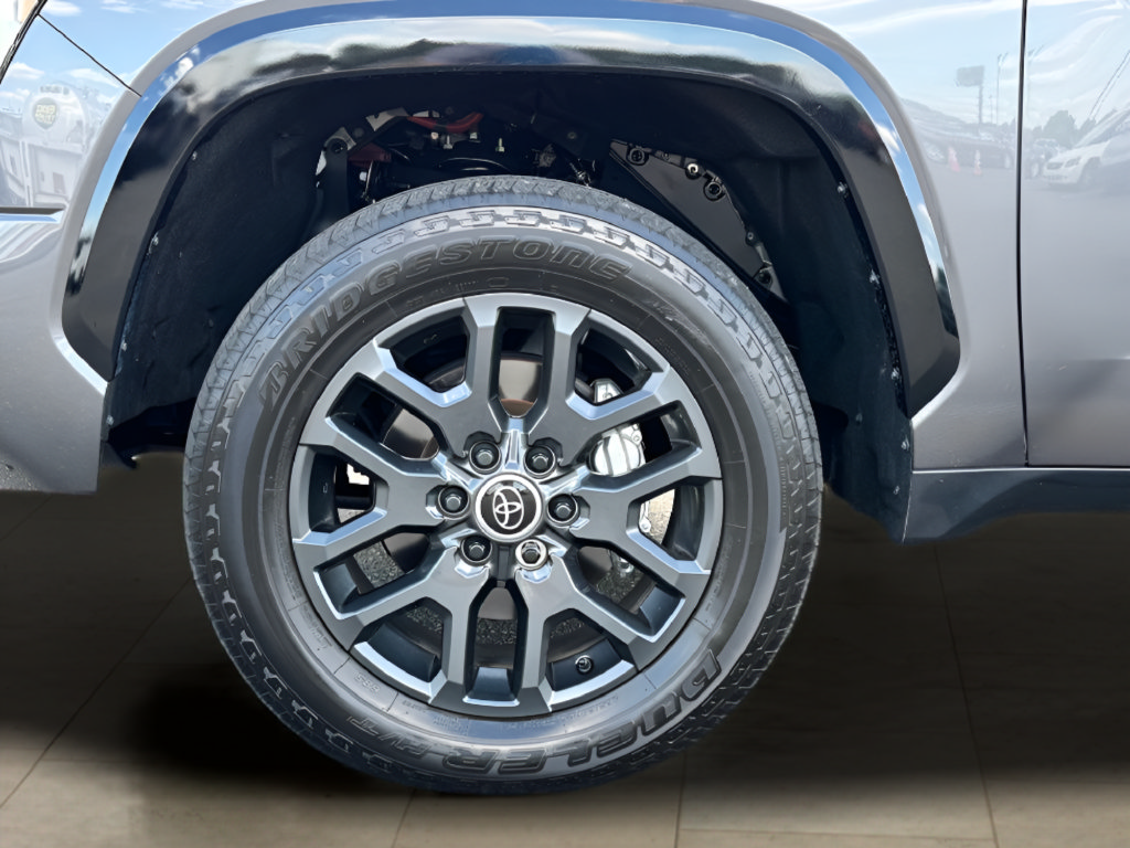 Used 2024 Toyota Tundra Platinum AWD/4WD image 34
