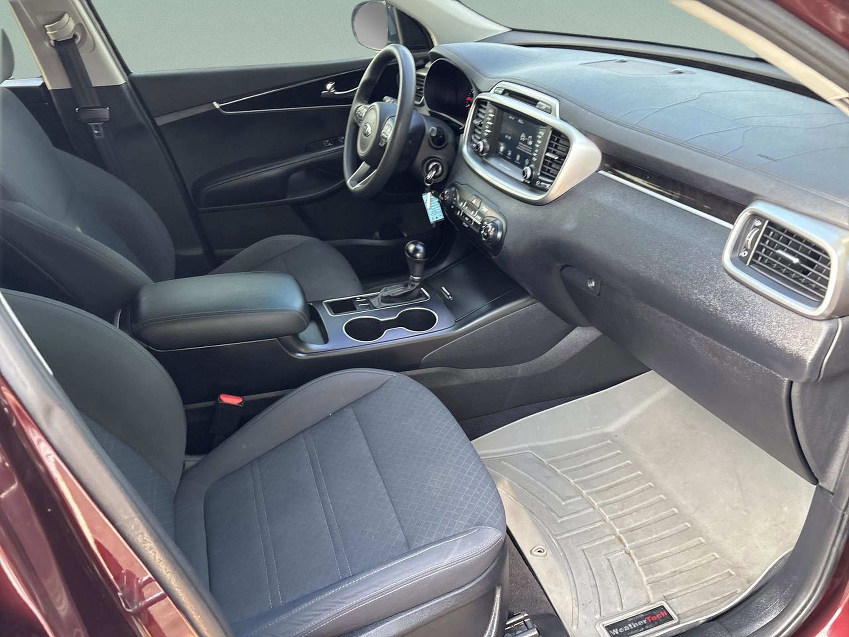 Used 2018 Kia Sorento LX image 19