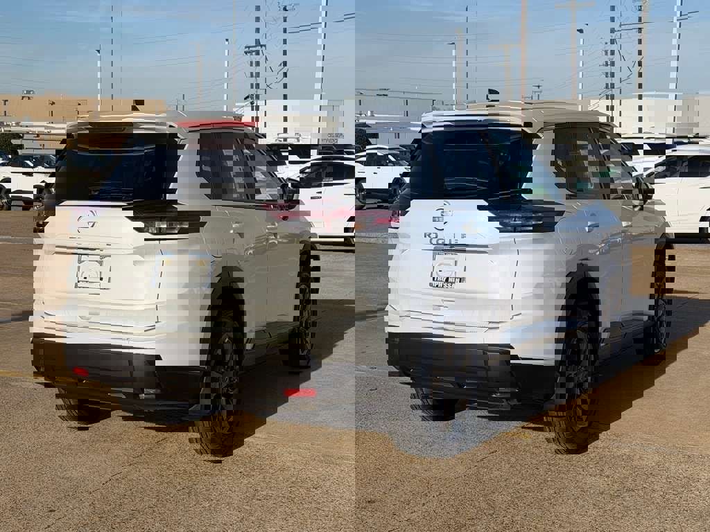 New 2026 Nissan Rogue SV FWD image 5