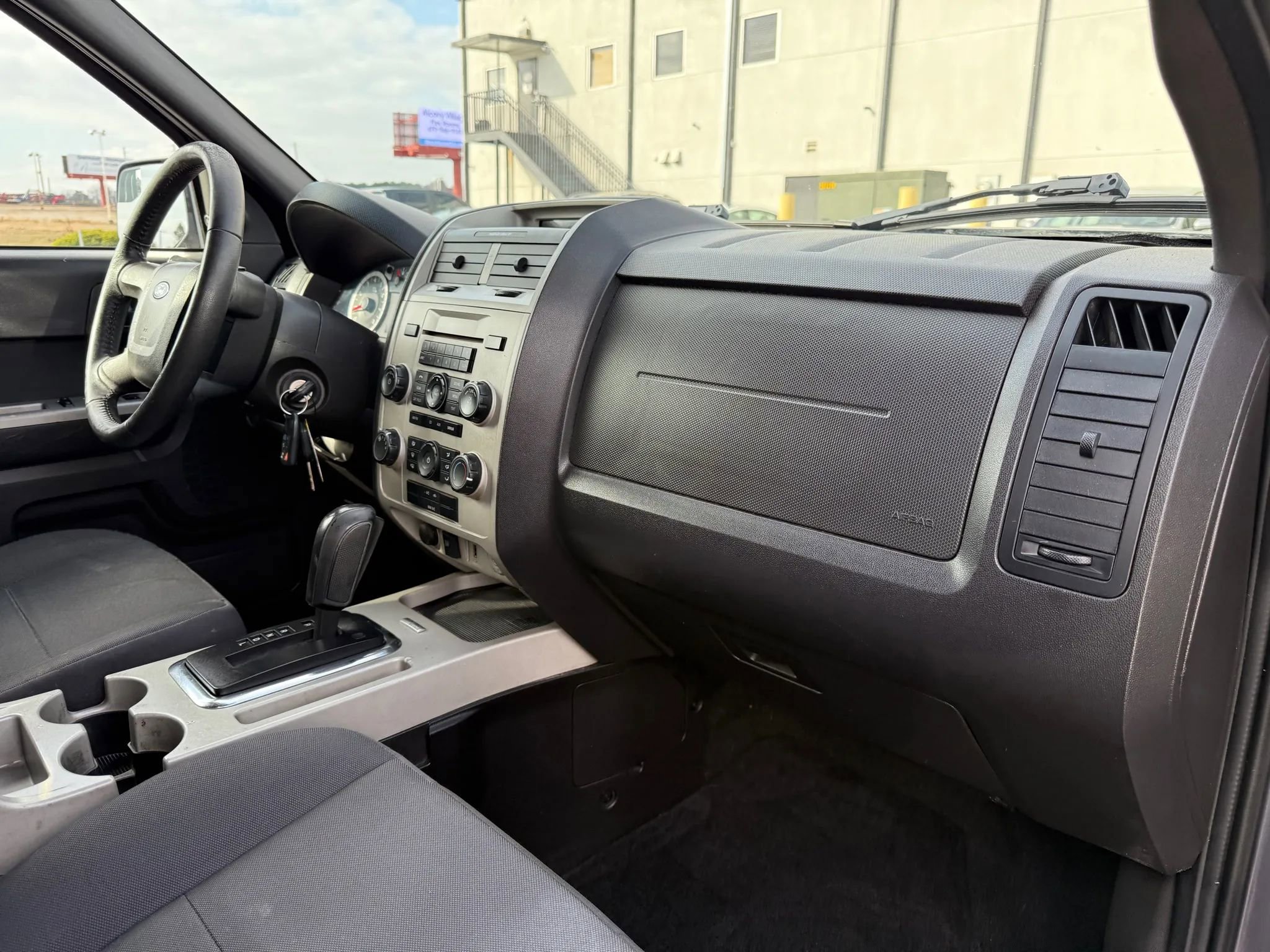 Used 2011 Ford Escape XLT w/ 202A Rapid Spec Order Code image 19