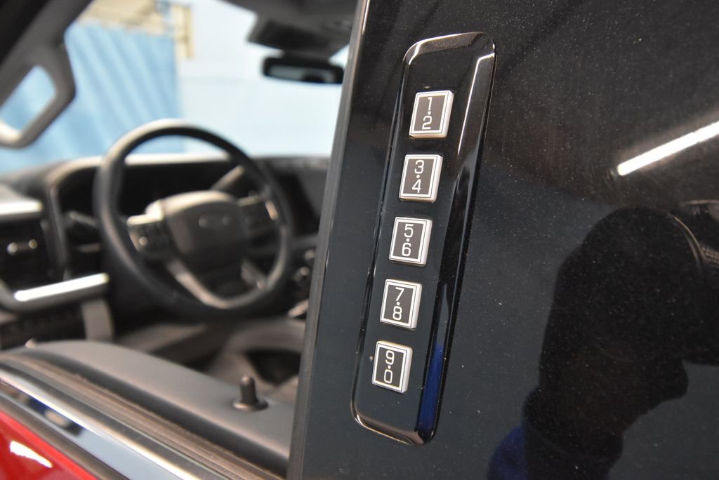 Used 2024 Ford F250 Limited AWD/4WD image 4