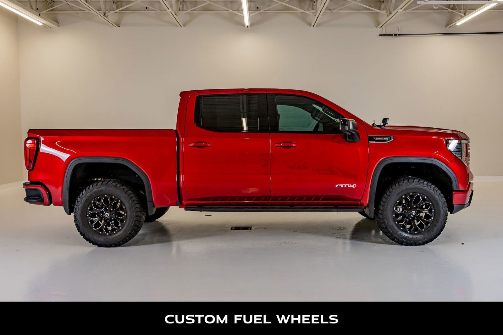 Used 2024 GMC Sierra 1500 AT4 w/ Technology Package AWD/4WD image 10